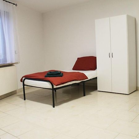 Spacious Apartment In Industrial Area Лудвигсбург Екстериор снимка