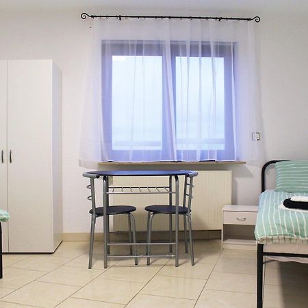 Spacious Apartment In Industrial Area Лудвигсбург Екстериор снимка