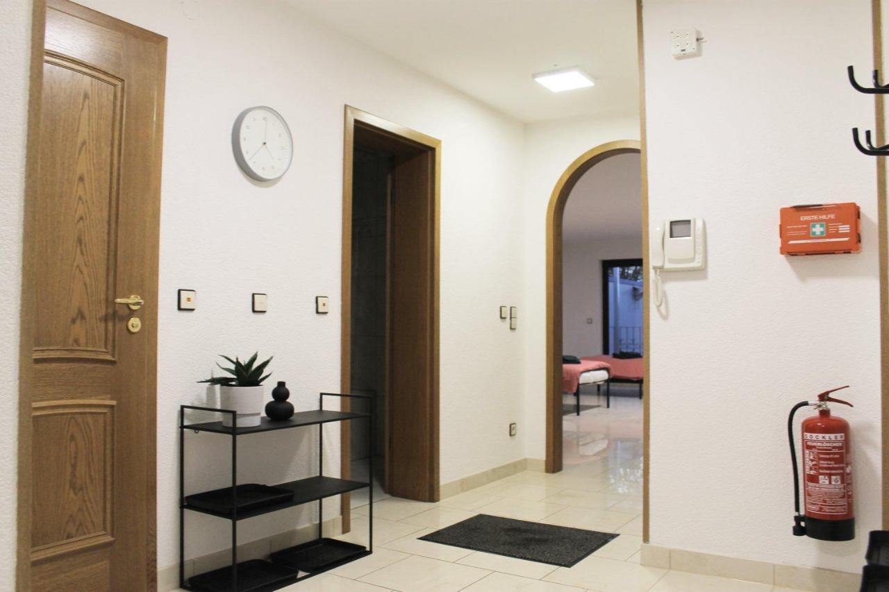 Spacious Apartment In Industrial Area Лудвигсбург Екстериор снимка