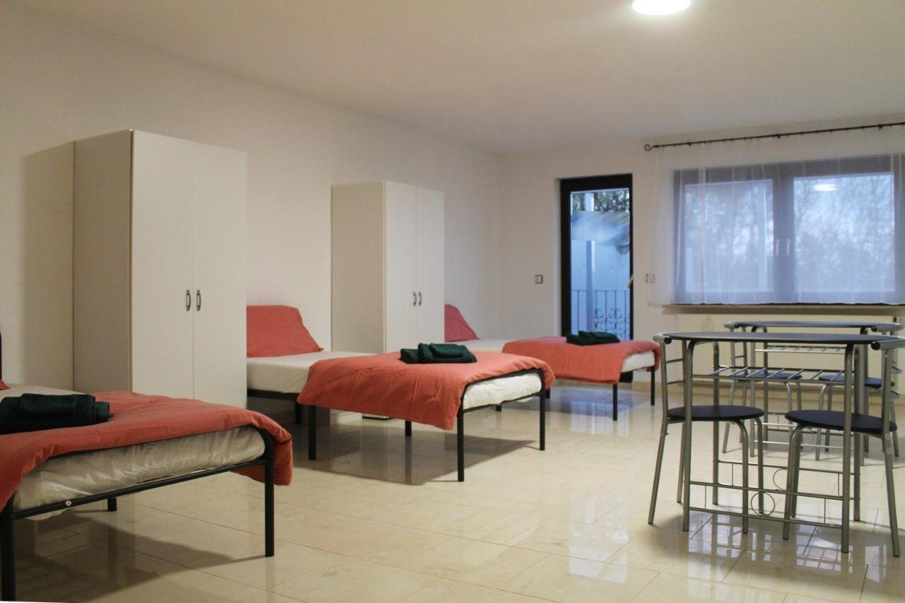 Spacious Apartment In Industrial Area Лудвигсбург Екстериор снимка