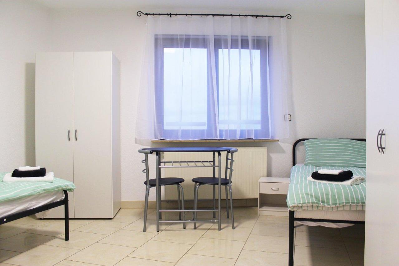 Spacious Apartment In Industrial Area Лудвигсбург Екстериор снимка